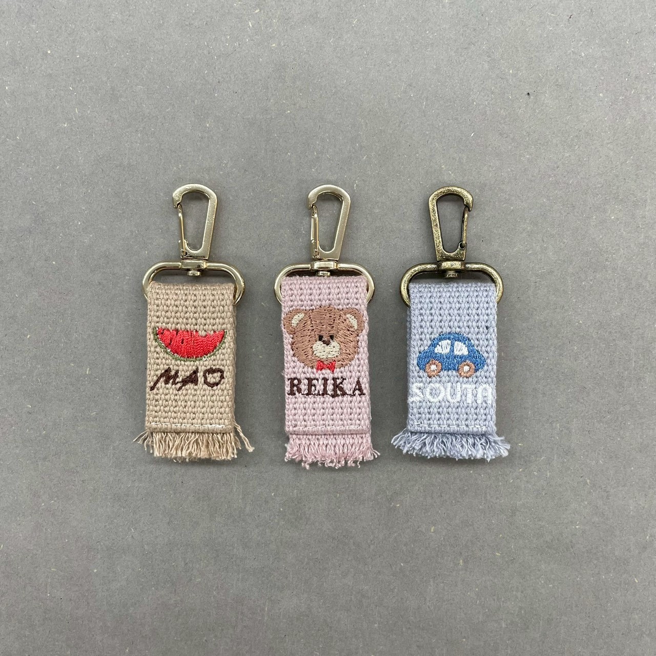 名入れ刺繍のオリジナルキーホルダー